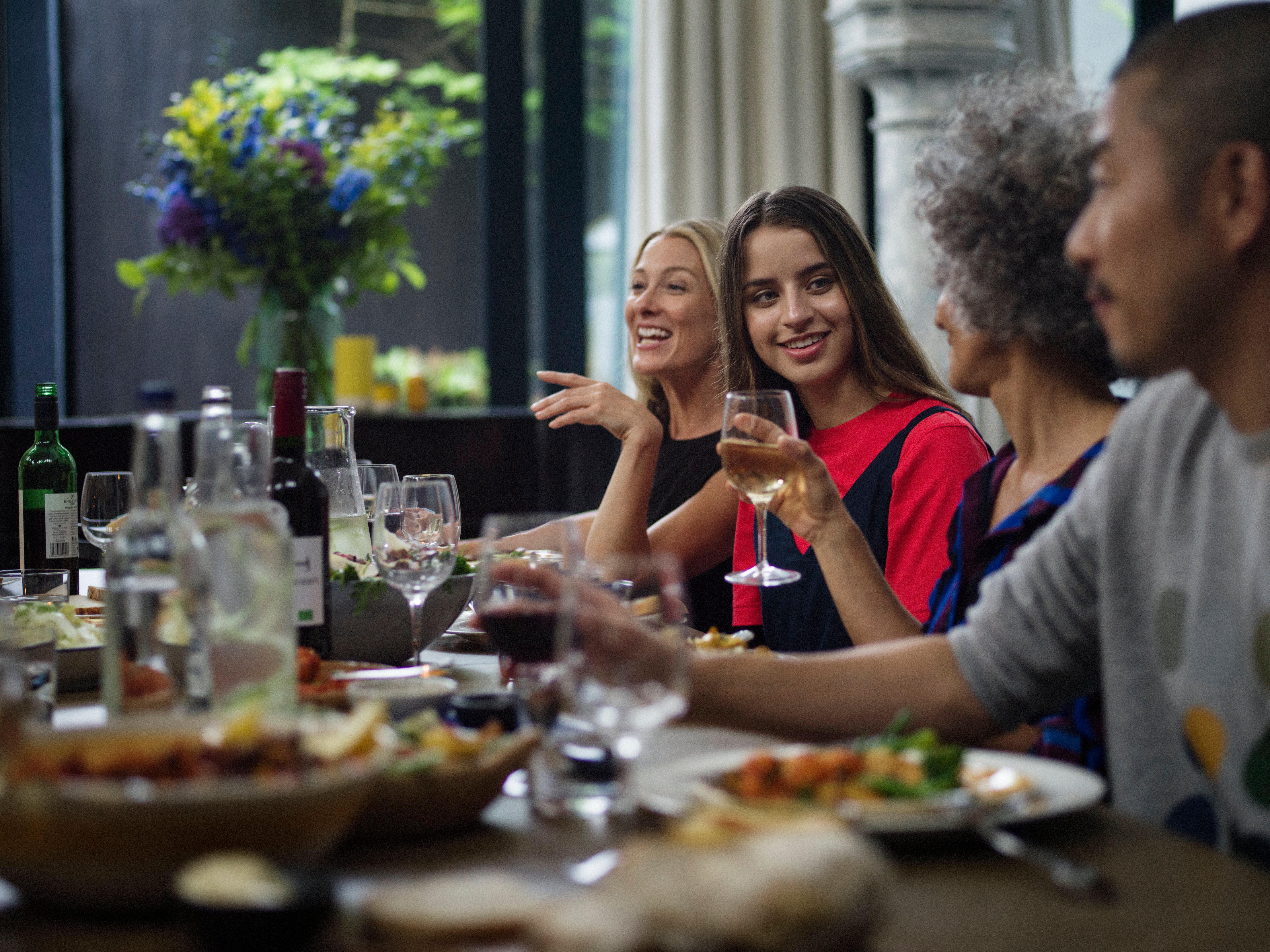 힐튼 싱가포르  호텔 외부 사진 A dinner party