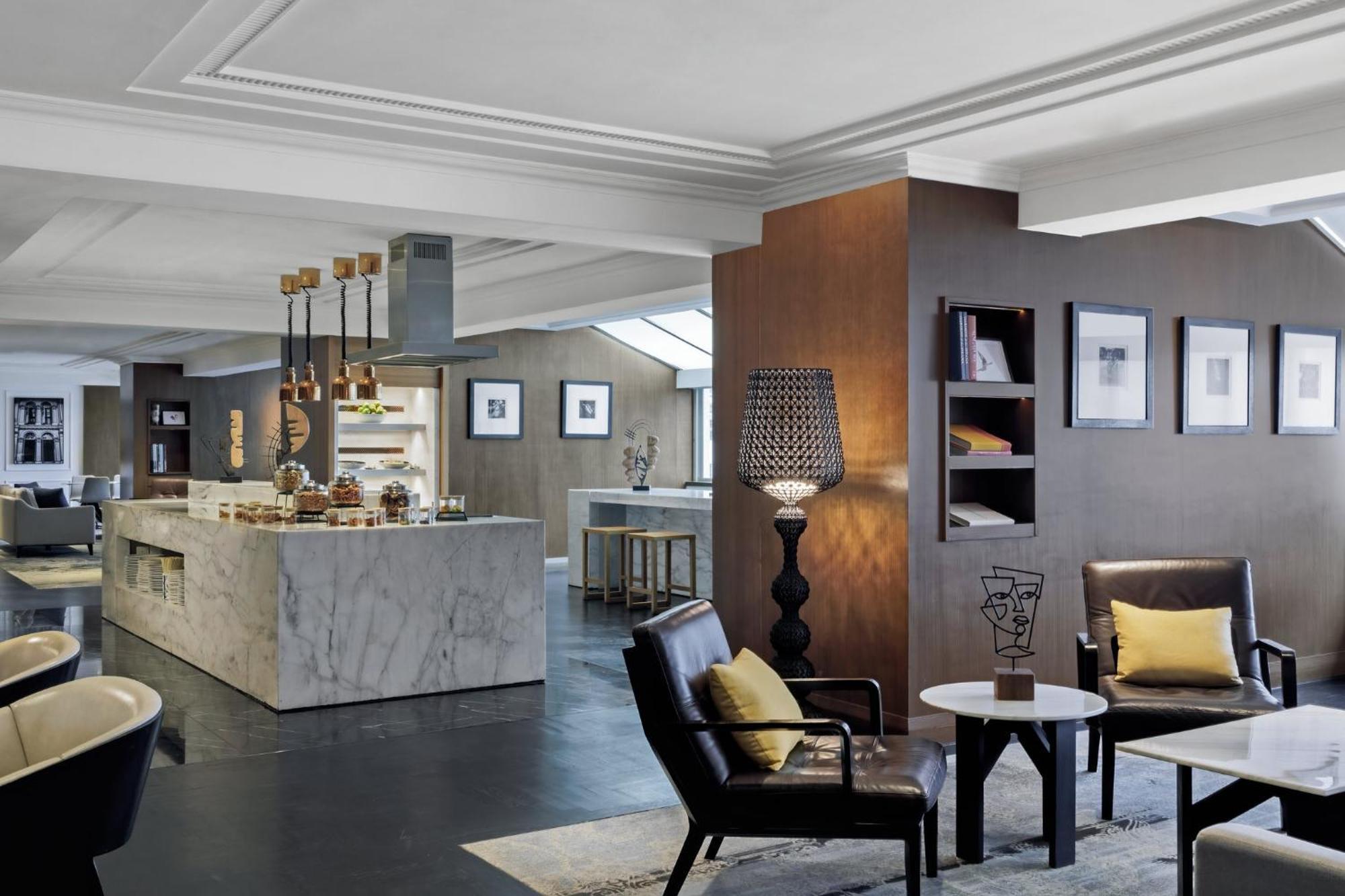 힐튼 싱가포르  호텔 외부 사진 The Club lounge at London Heathrow Airport